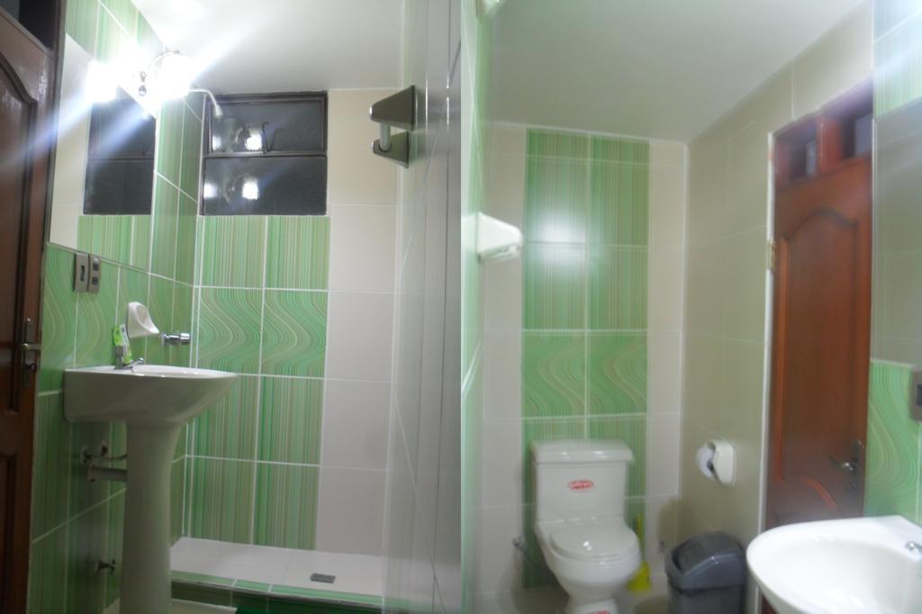 Hostal Corona Blanca Sucre Ngoại thất bức ảnh