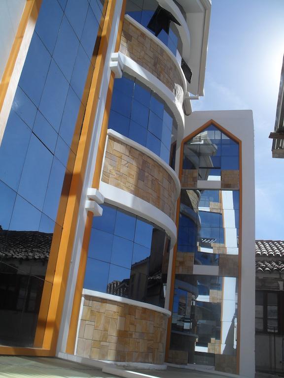 Hostal Corona Blanca Sucre Ngoại thất bức ảnh