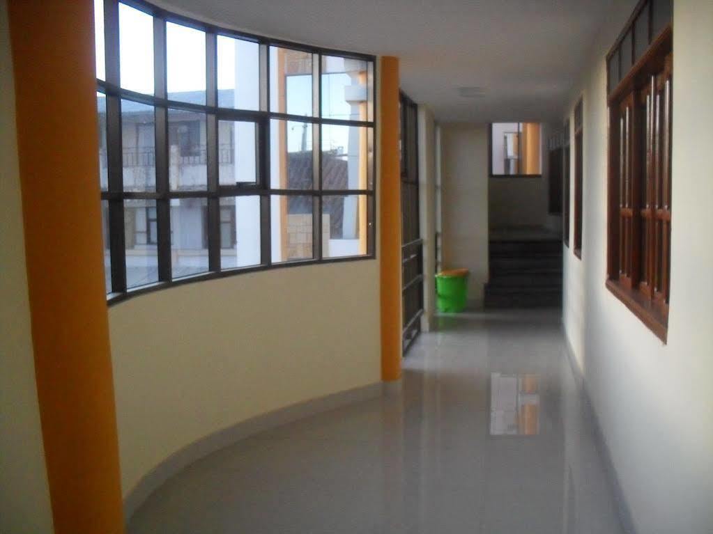 Hostal Corona Blanca Sucre Ngoại thất bức ảnh